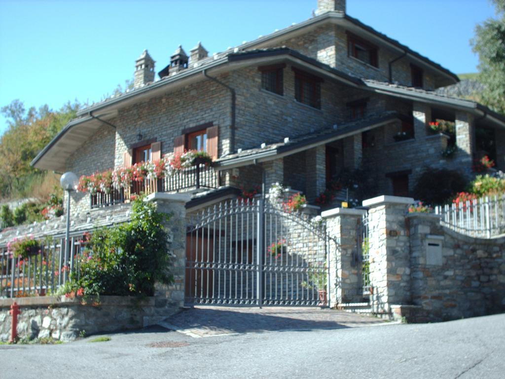 B&B Les Fleurs Gignod Exterior photo