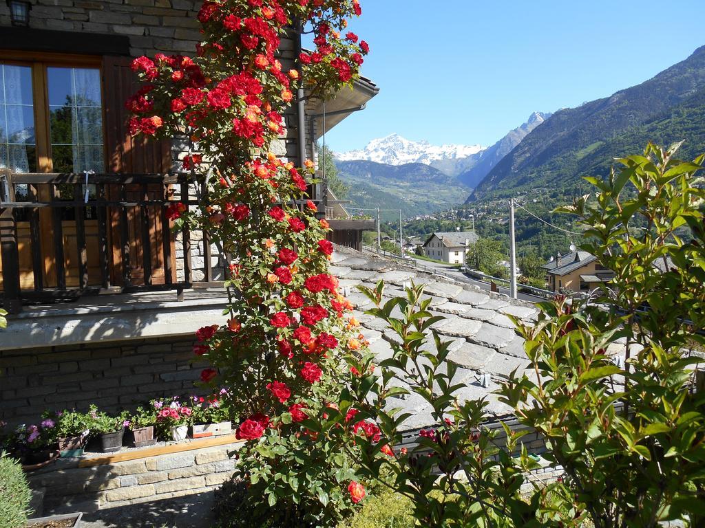 B&B Les Fleurs Gignod Exterior photo