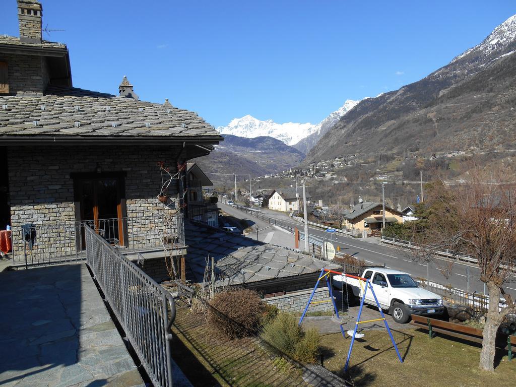 B&B Les Fleurs Gignod Exterior photo
